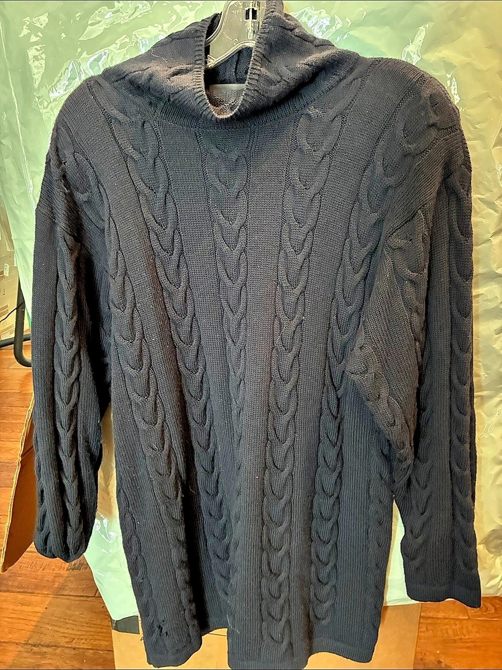 Classiques Entier Cable Knit Turtleneck in Navy Like New